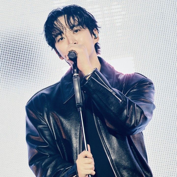 イ・ジュノの最近の活動ショット