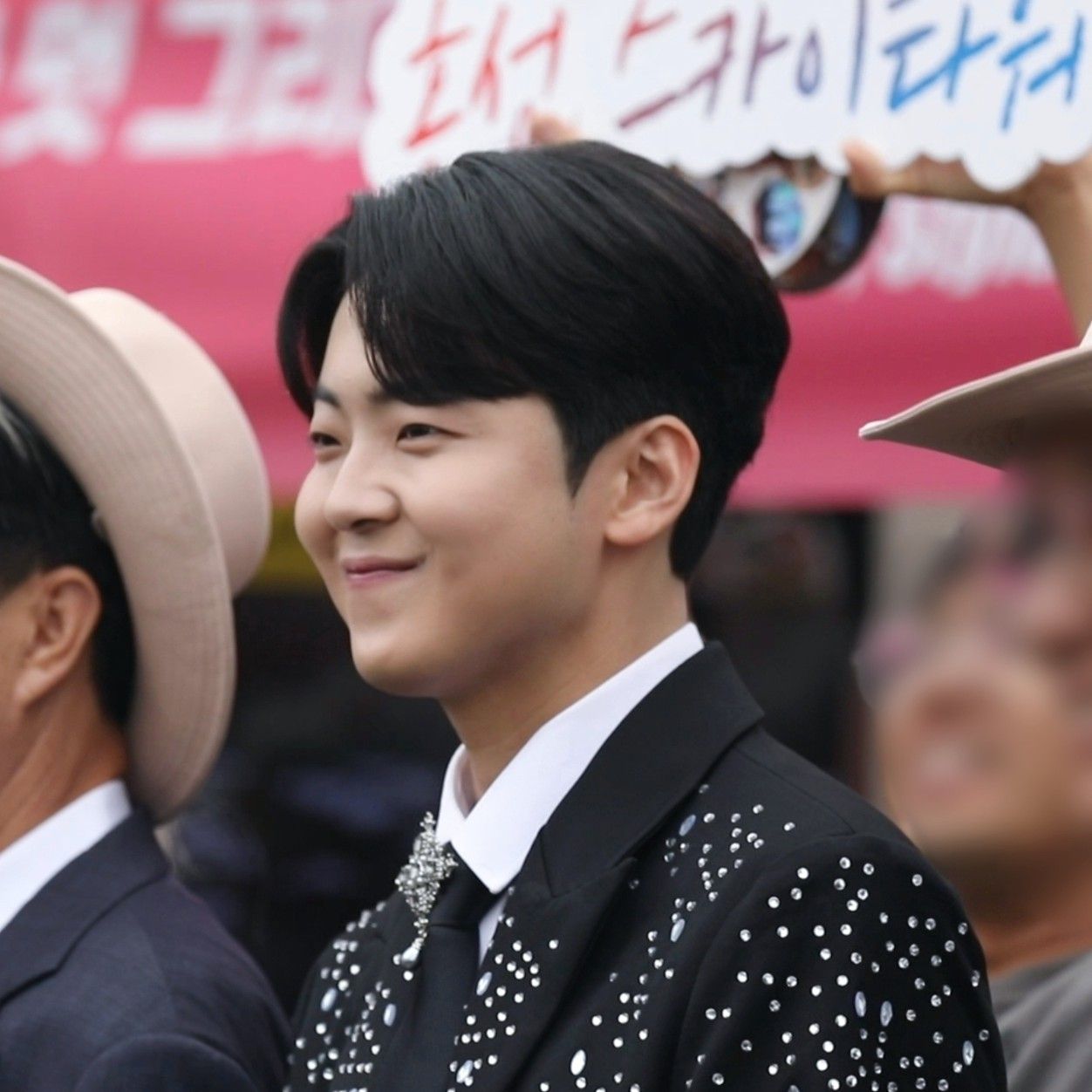 A moment captured by a fan of Park Minsu