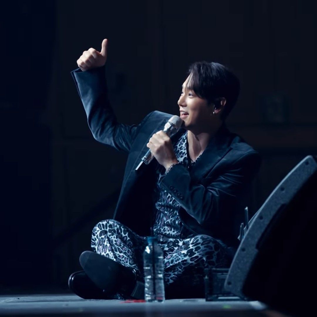 A moment captured by a fan of Hwanhee