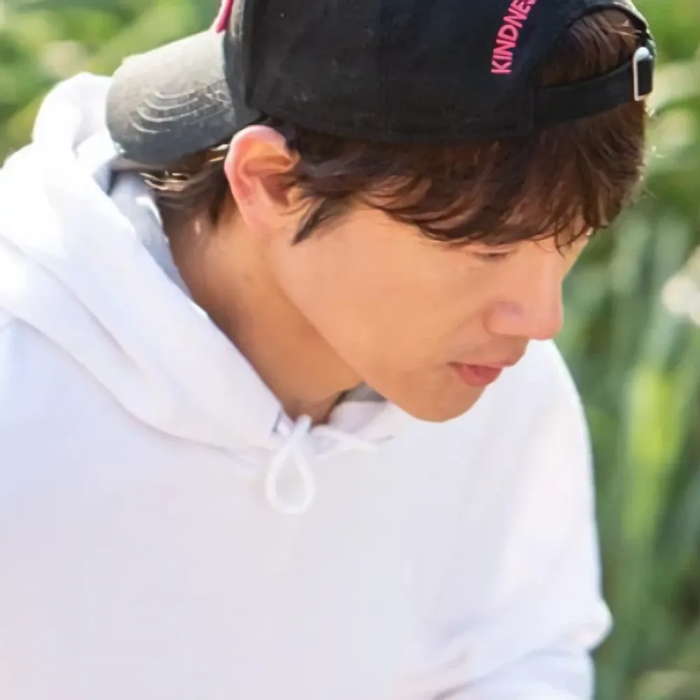 A moment captured by a fan of Ji Sung