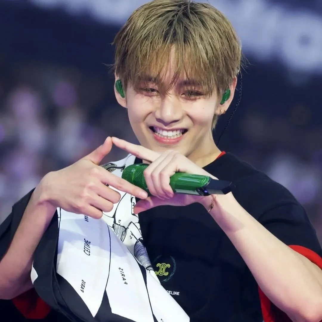 Behind-the-scenes cut of Kim Taehyung (V)