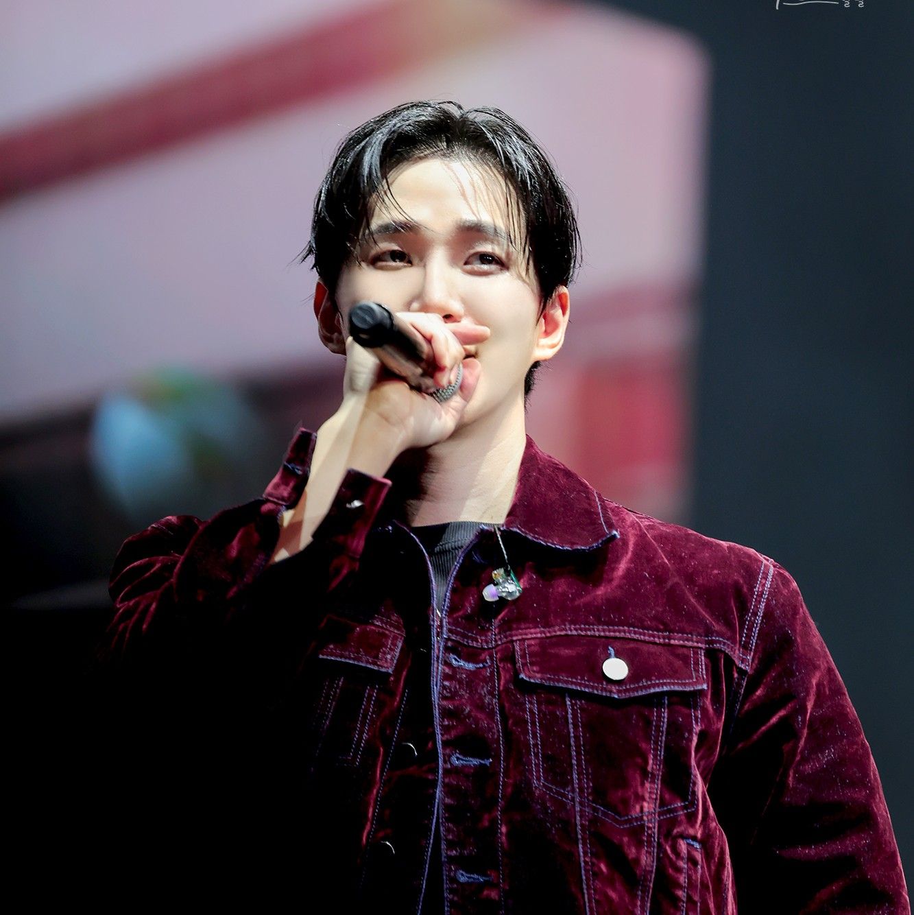 イ・ジュノのビハインドカット