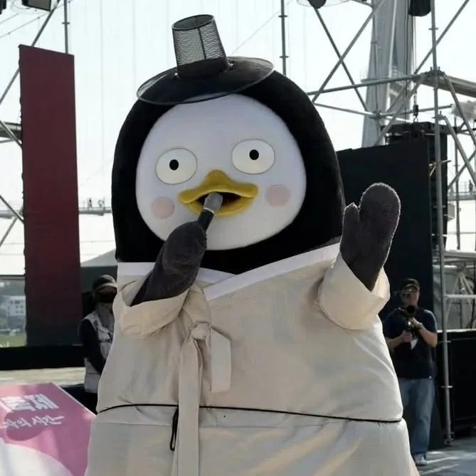 ペンスの最新写真