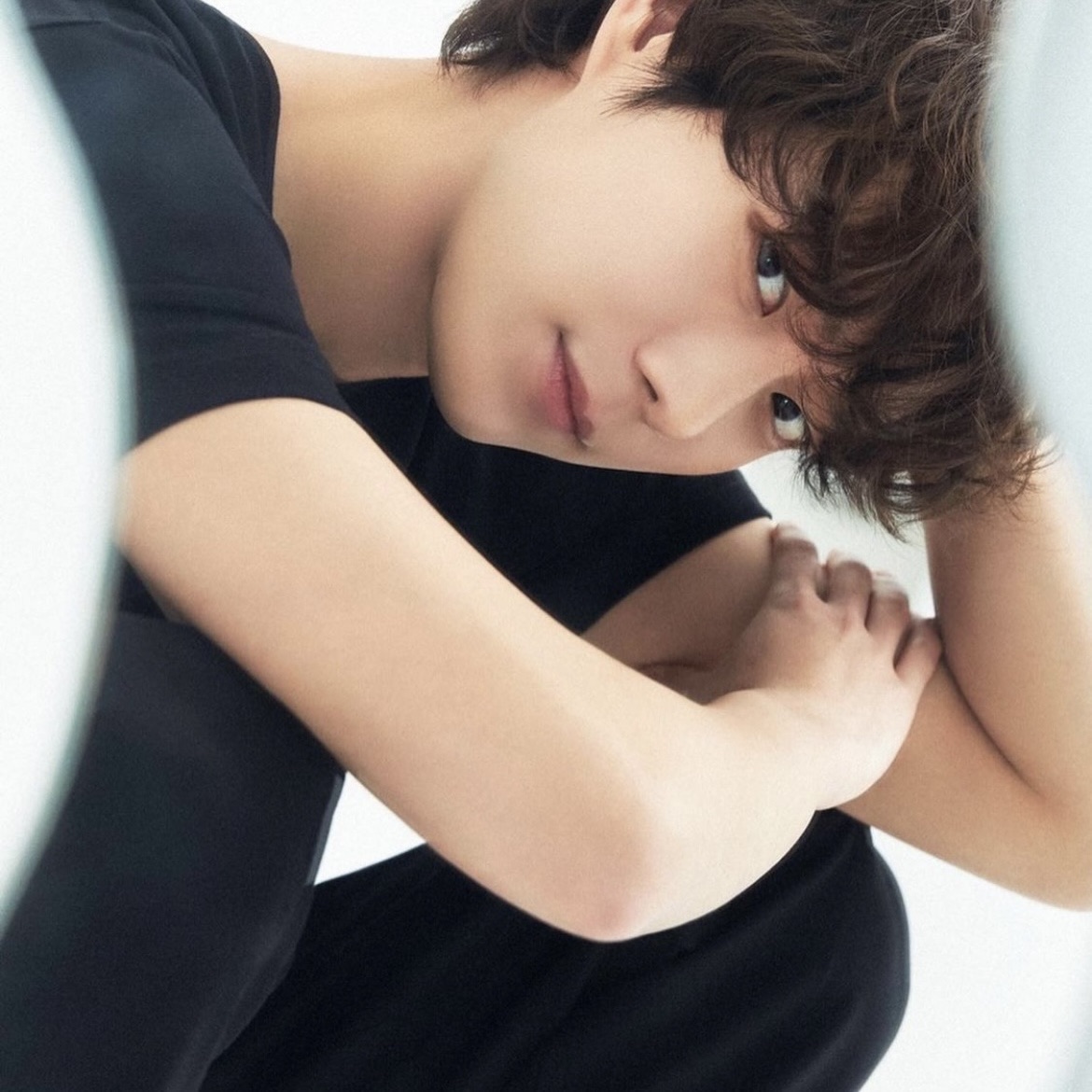 Behind-the-scenes cut of Kim Youngdae