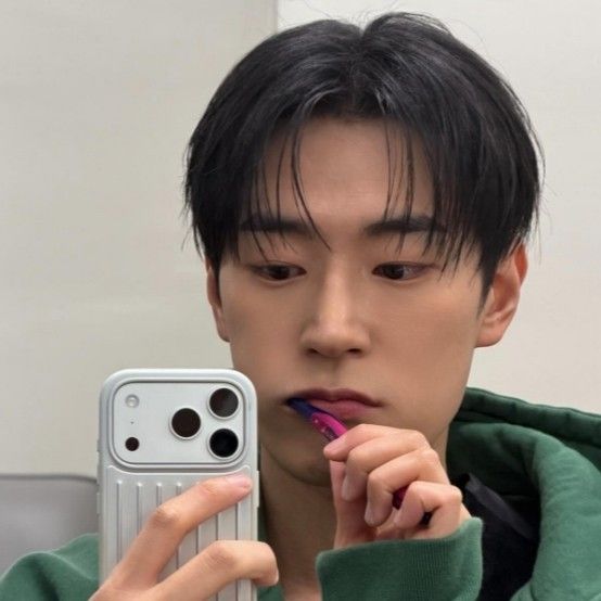 Behind-the-scenes cut of Park Seoham