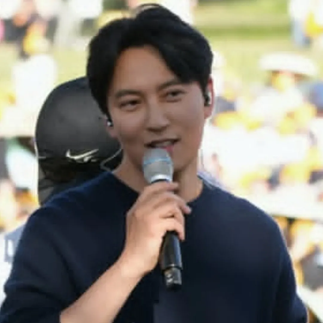 Behind-the-scenes cut of Kim Namgil