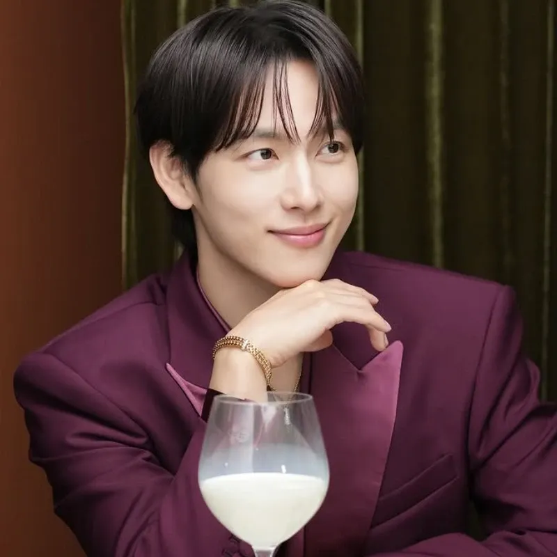 Behind-the-scenes cut of Yim Siwan