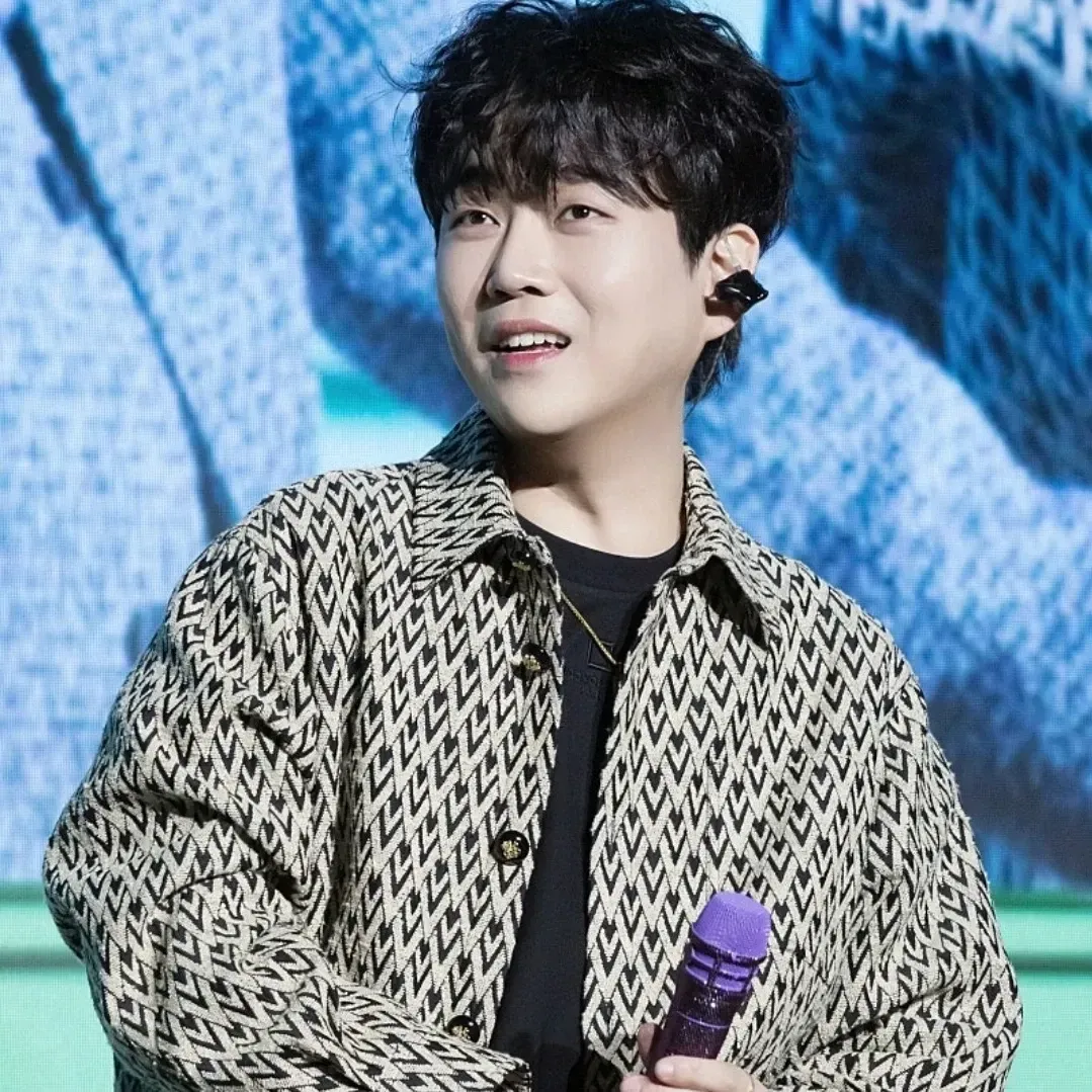 Recent activity shot of Hwang Youngwoong