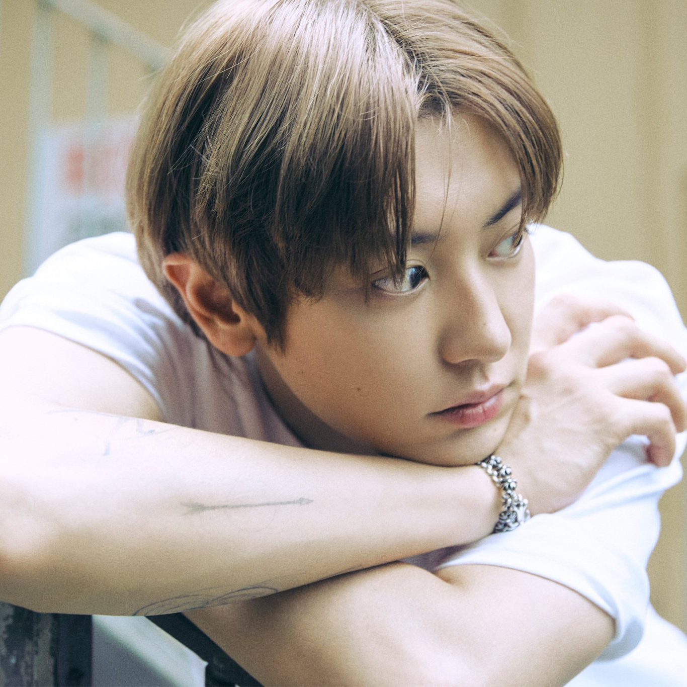 Behind-the-scenes cut of Chanyeol