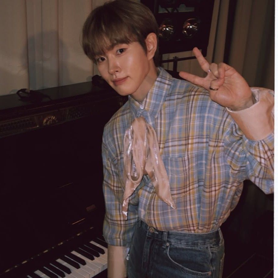 Behind-the-scenes cut of Lee Byeongchan