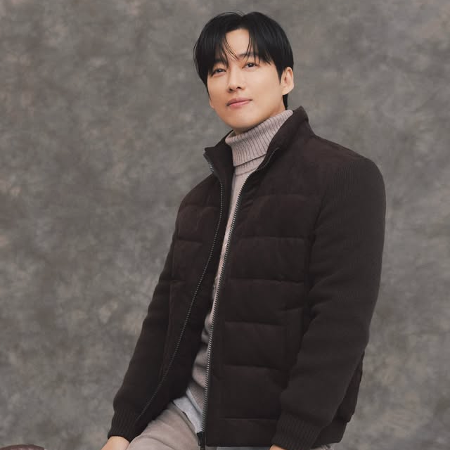 Behind-the-scenes cut of Namkoong Min