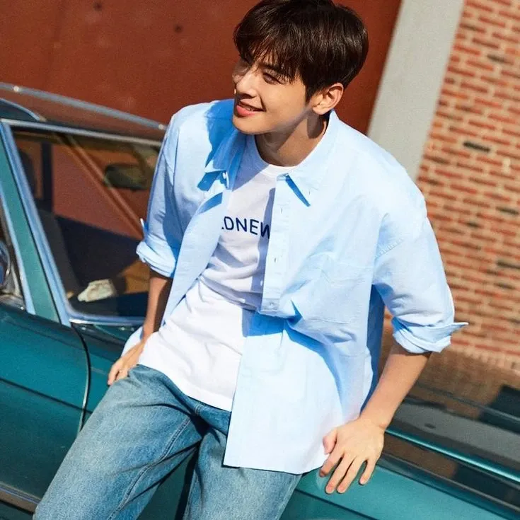 Behind-the-scenes cut of Cha Eunwoo