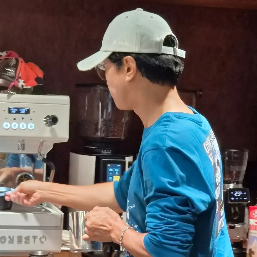 A moment captured by a fan of Bak Changgeun