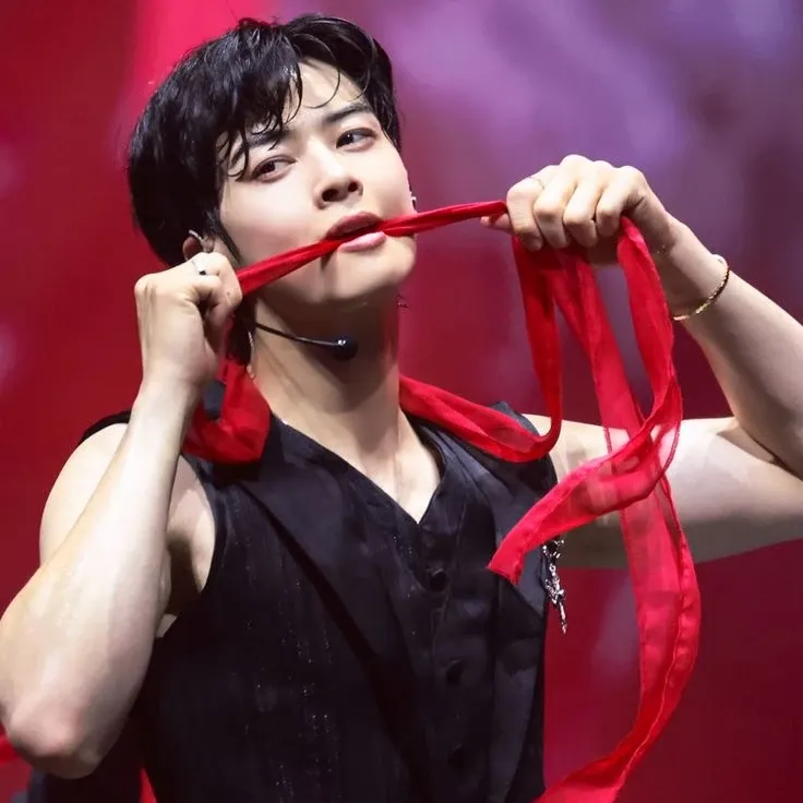 Latest photo of Cha Eunwoo