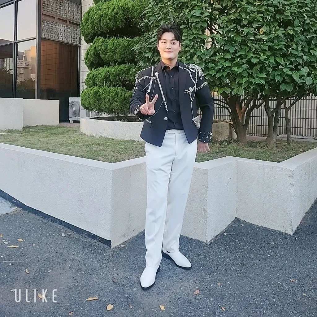 Behind-the-scenes cut of Kim Kyungmin