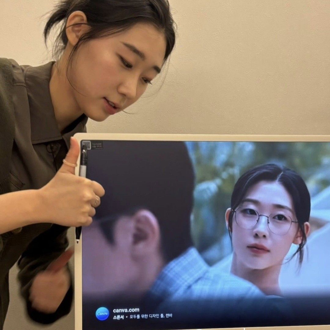 Behind-the-scenes cut of Han Yeji