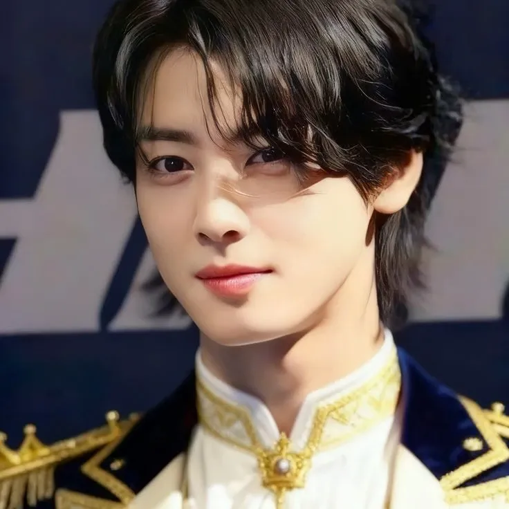 Recent activity shot of Cha Eunwoo