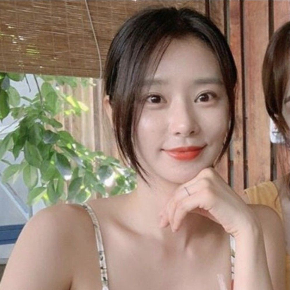 Behind-the-scenes cut of Lee Joobeen