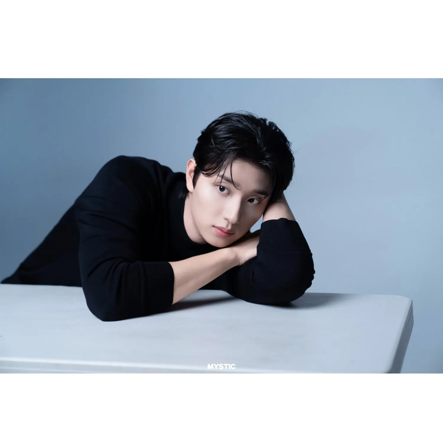 Behind-the-scenes cut of Kim Jaewon