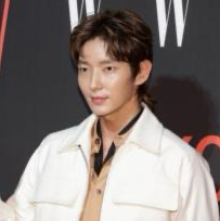 A moment captured by a fan of Lee Joongi