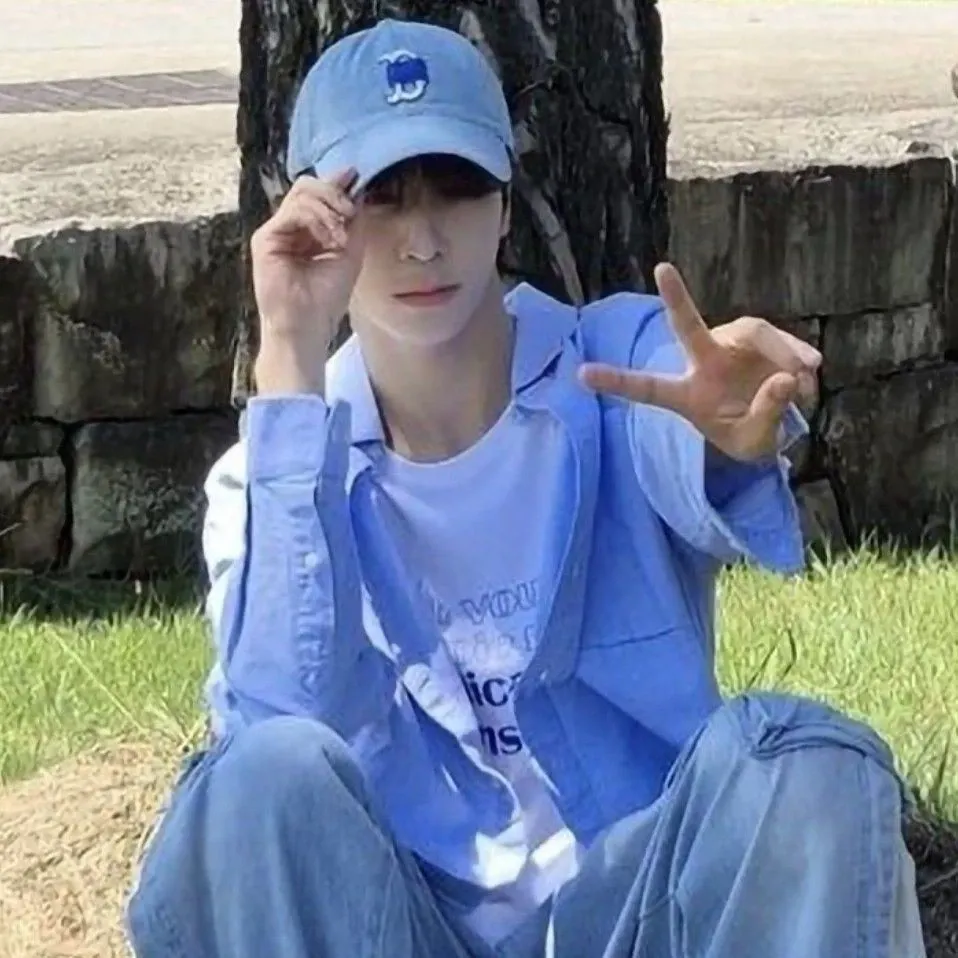 Recent activity shot of Jeong Dongwon