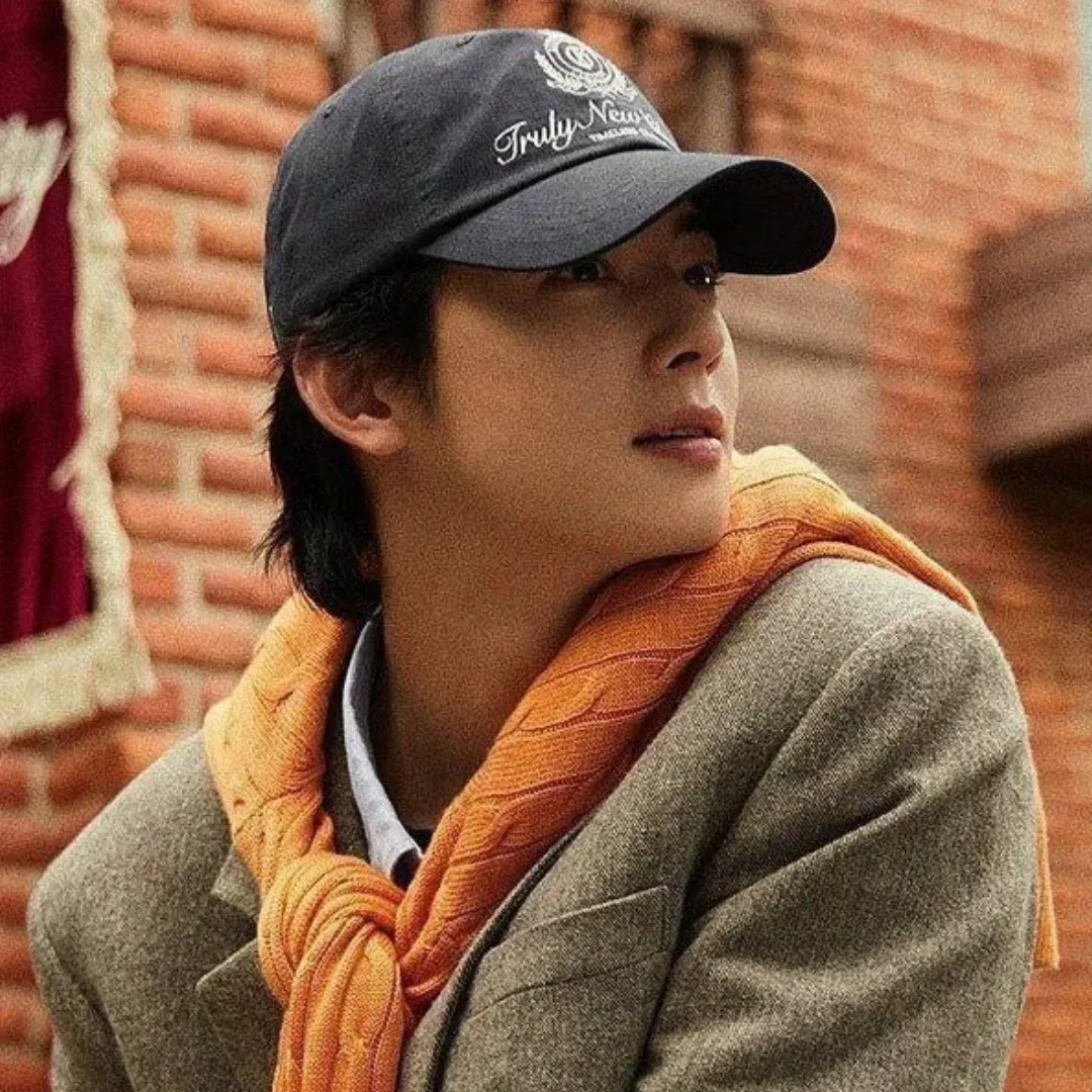 Behind-the-scenes cut of Cha Eunwoo