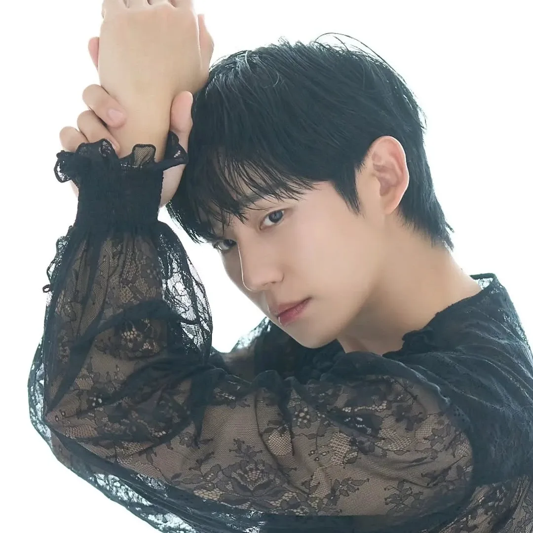 Behind-the-scenes cut of Jung Haein