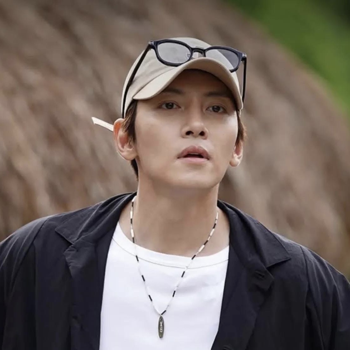 Behind-the-scenes cut of Ji Changwook