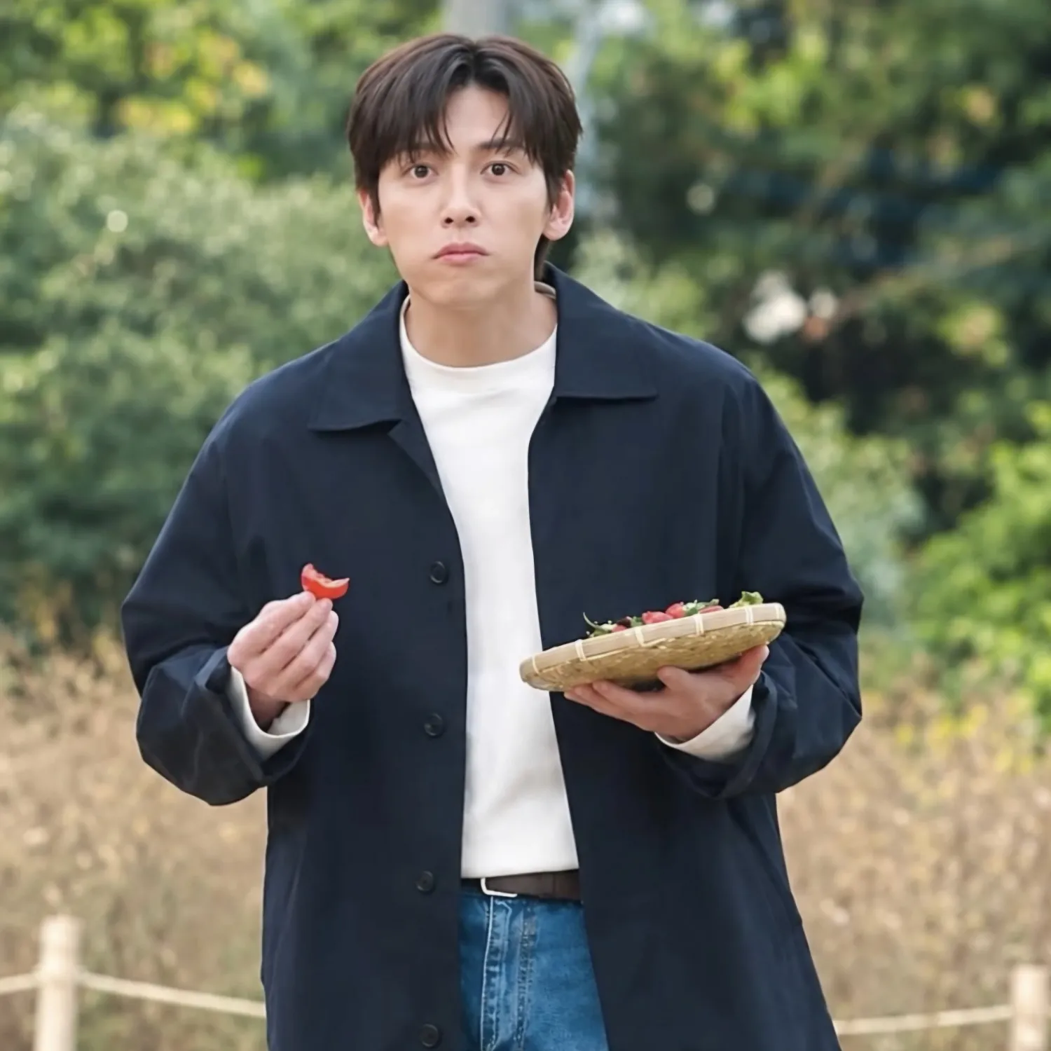Behind-the-scenes cut of Ji Changwook