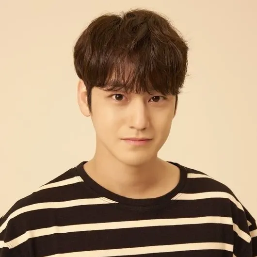 A moment captured by a fan of Kim Bum