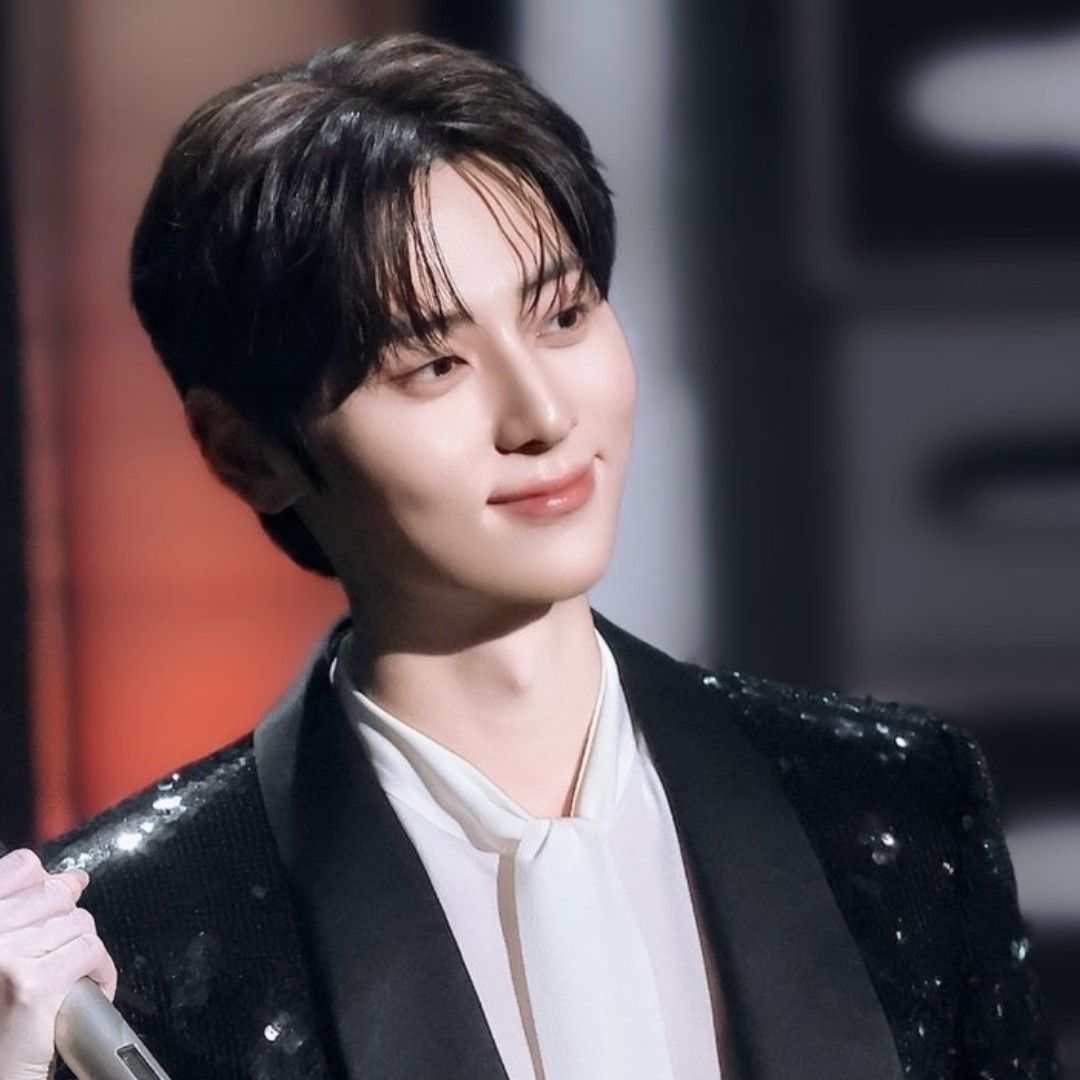 Recent activity shot of Hwang Minhyun