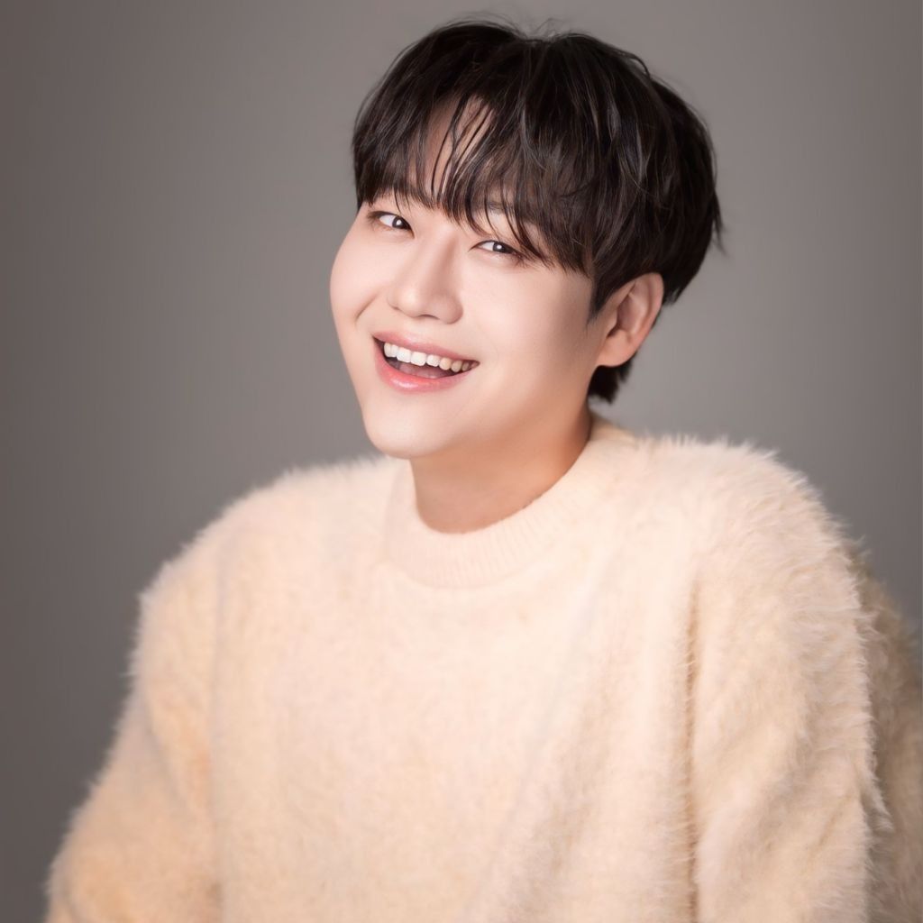 Behind-the-scenes cut of Min Soohyun