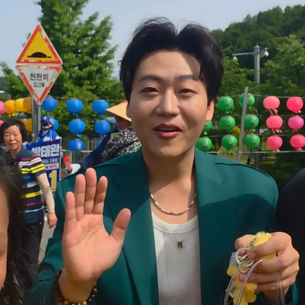 Behind-the-scenes cut of Min Soohyun