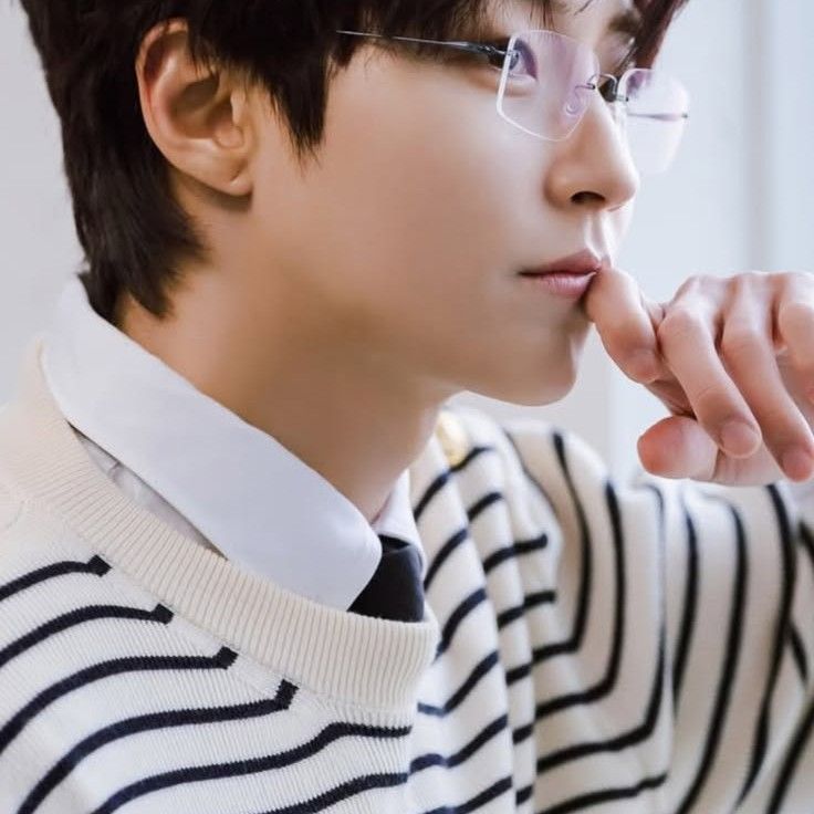 황인엽 최근 활동샷