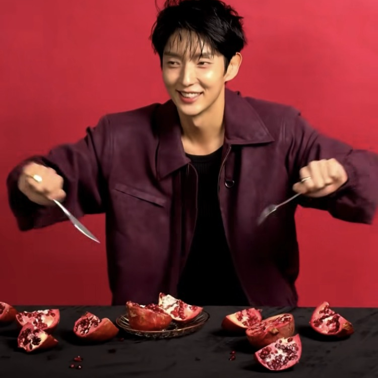 A moment captured by a fan of Lee Joongi