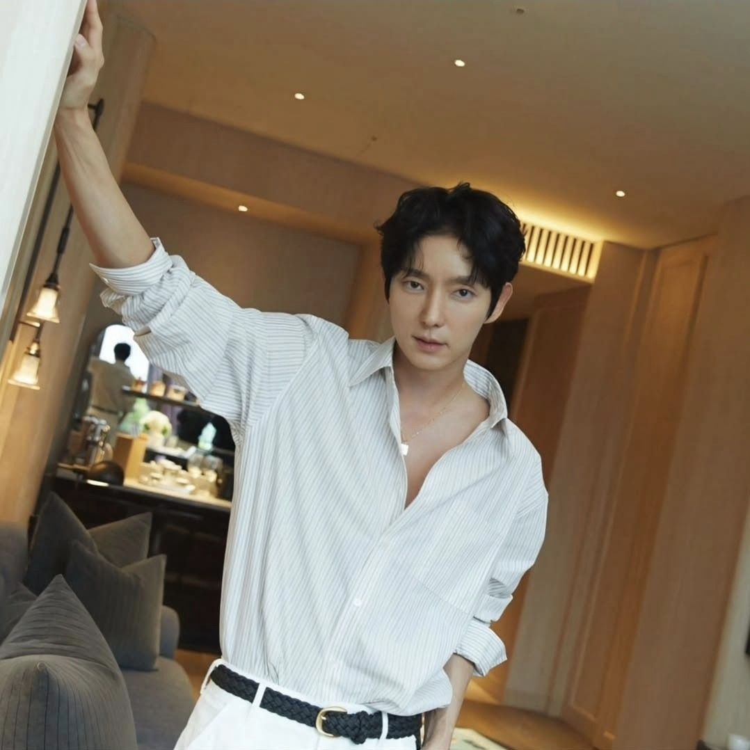 A moment captured by a fan of Lee Joongi