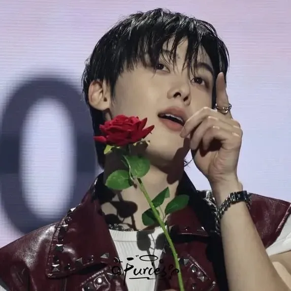 Behind-the-scenes cut of Cha Eunwoo