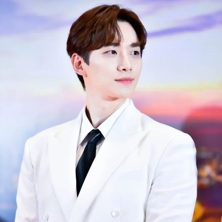Cuplikan di balik layar dari Lee Junho