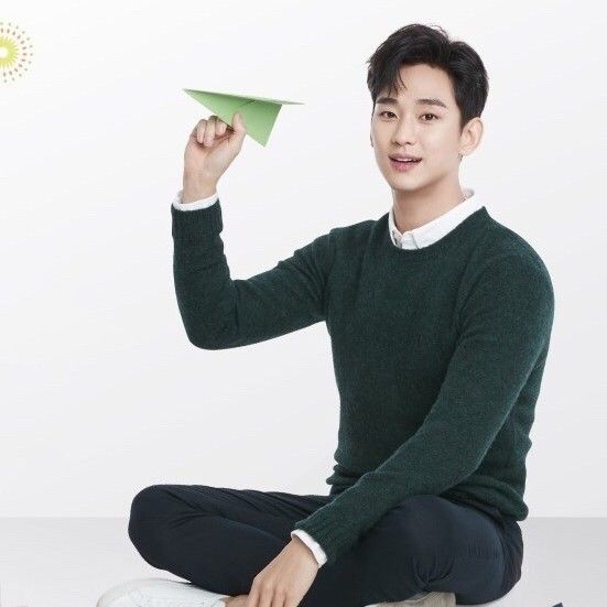 金秀贤的最新照片