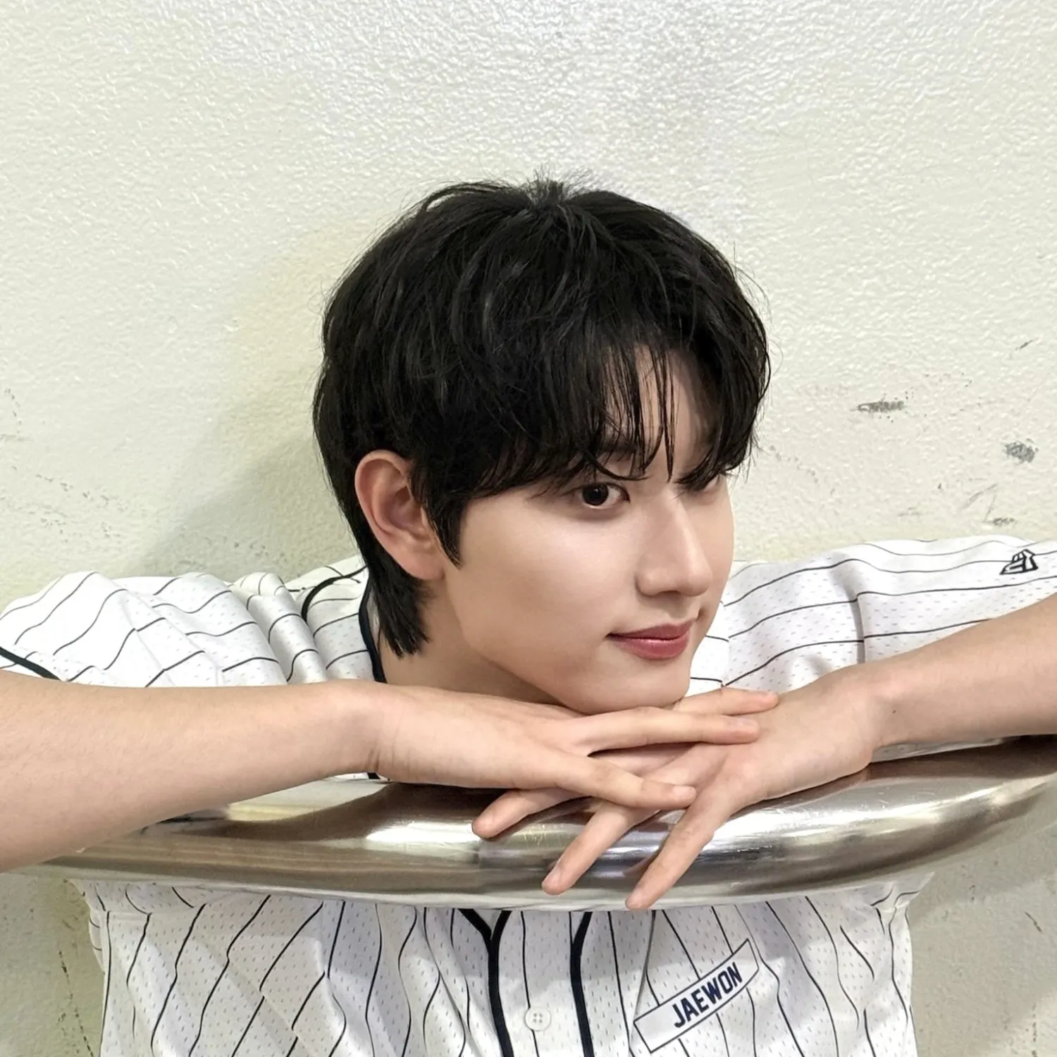 A moment captured by a fan of Kim Jaewon