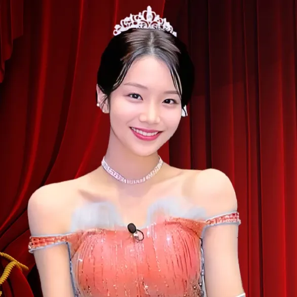 Recent activity shot of Kim Soyeon (2004)