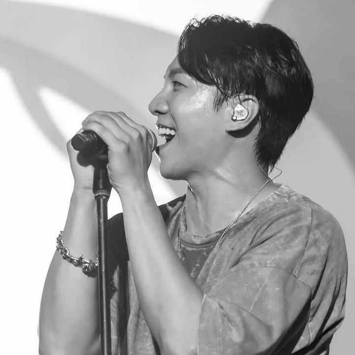 Recent activity shot of Lee Seunggi