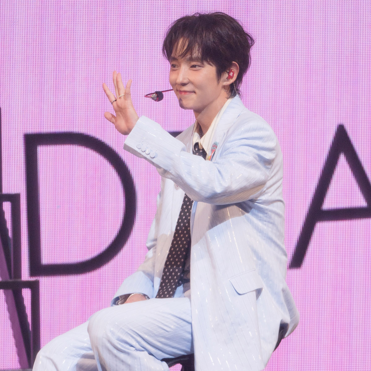 Behind-the-scenes cut of Lee Joongi