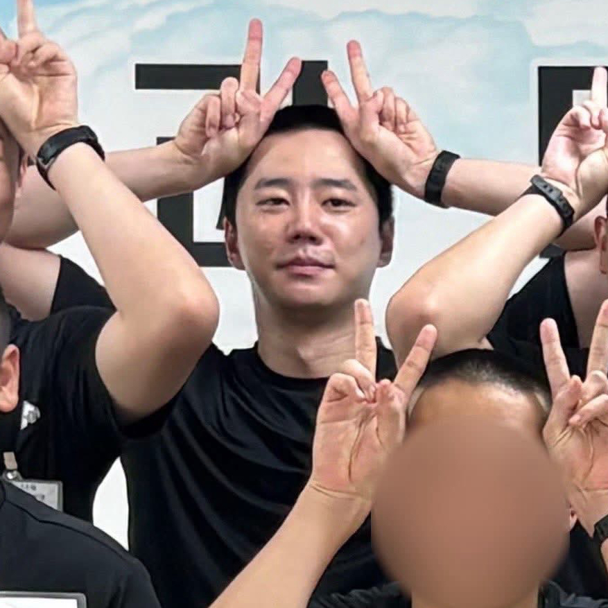 Recent activity shot of Lee Junyoung