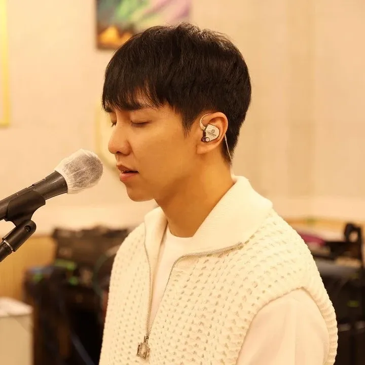 Momen yang diabadikan oleh penggemar Lee Seunggi