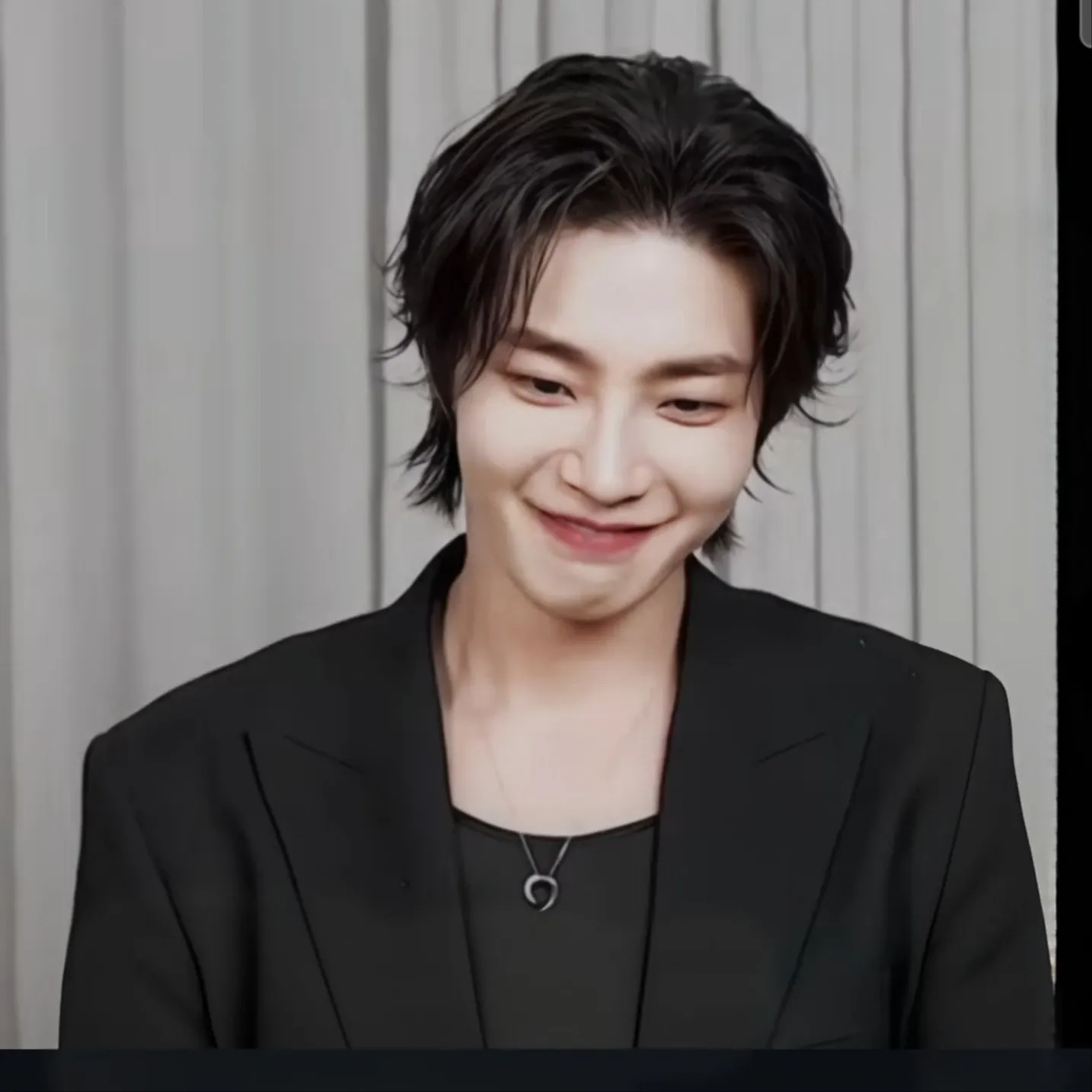 Behind-the-scenes cut of Kim Jaeyoung