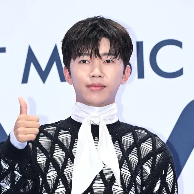 Cuplikan di balik layar dari Lim Youngwoong