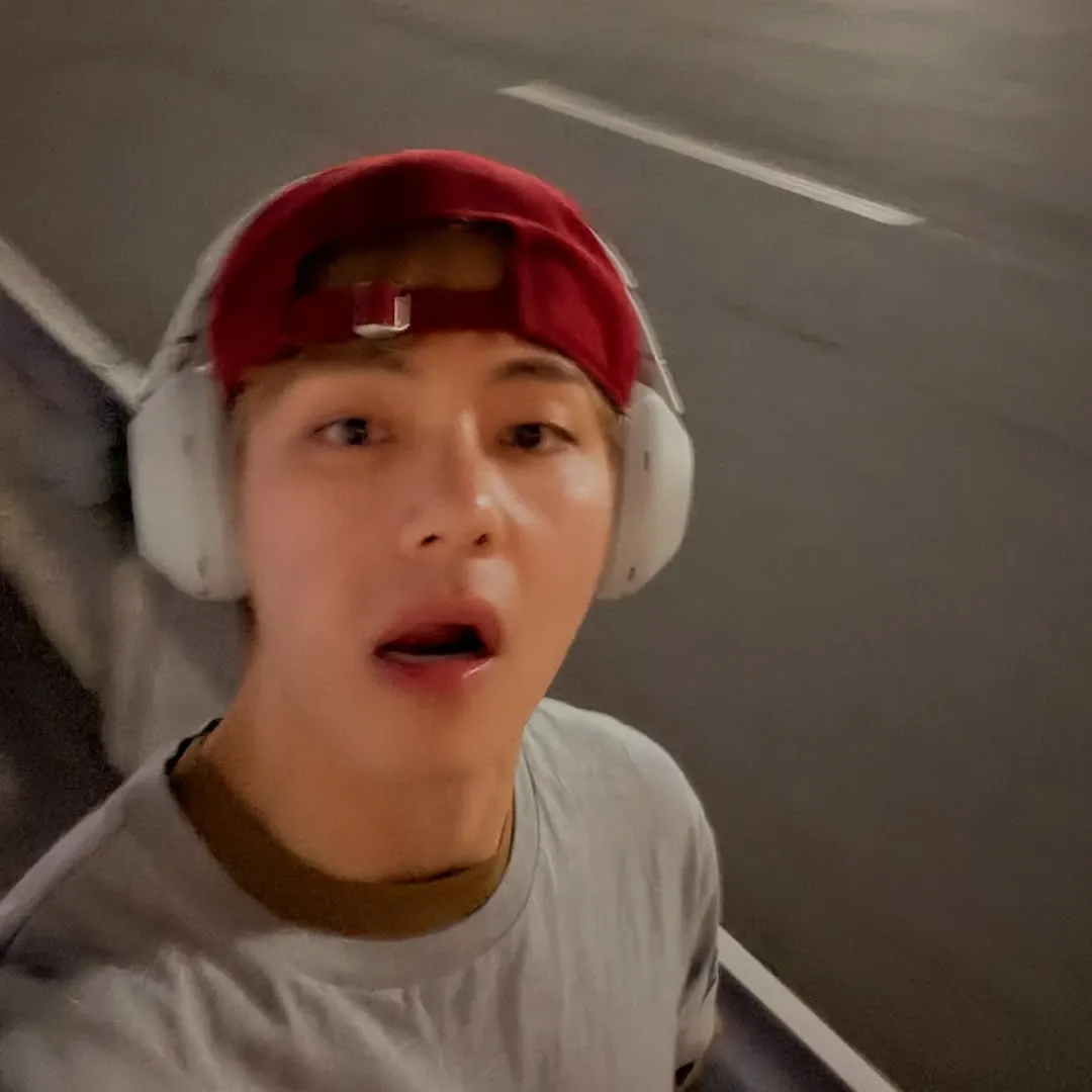 Latest photo of Kim Taehyung (V)