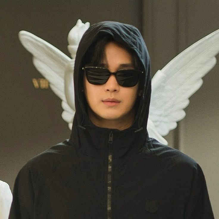 粉丝拍下的金秀贤瞬间