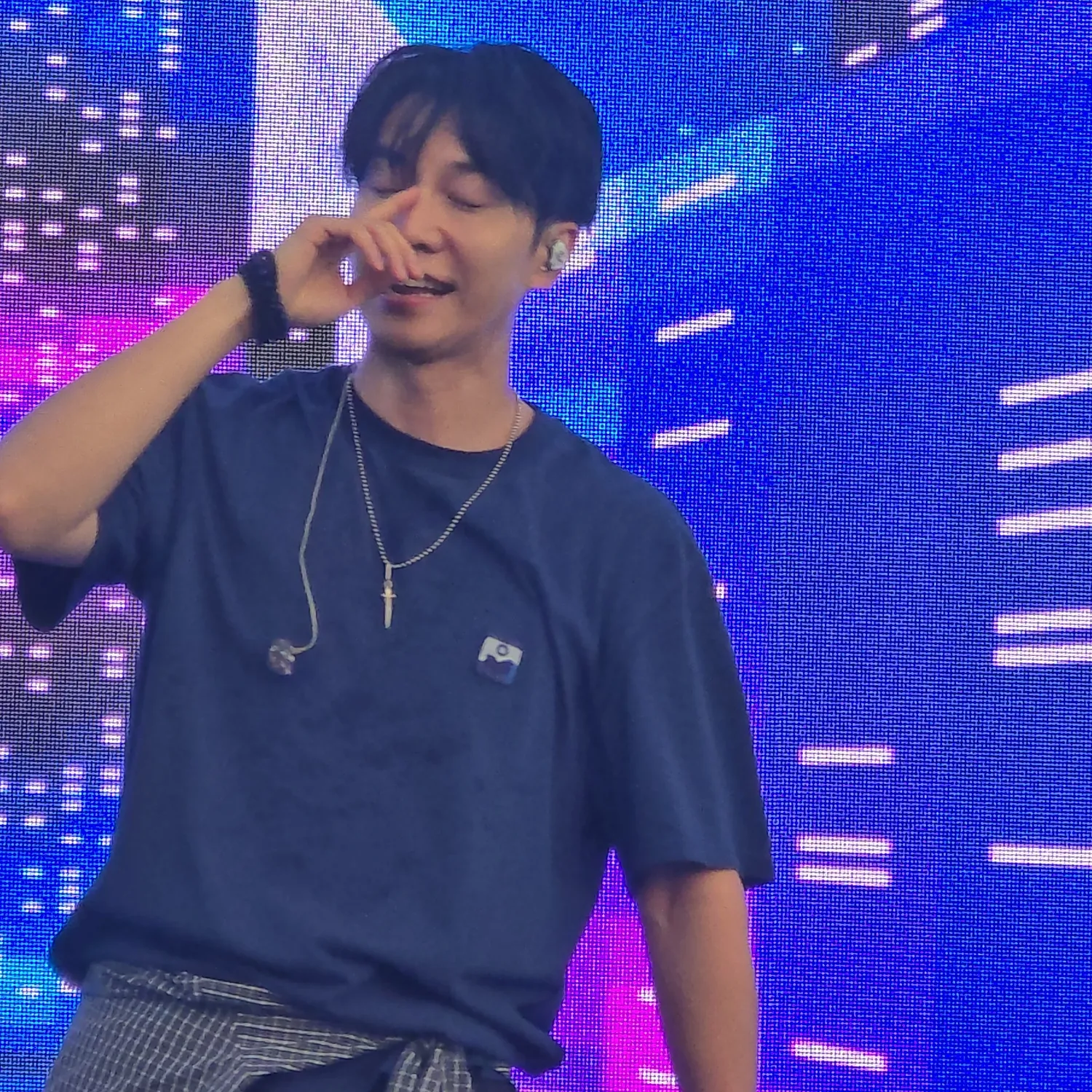 A moment captured by a fan of Lee Seunggi